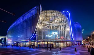 Lokale gastronomiczne zamknięte. Galeria handlowa wychodzi z nietypową ofertą pomocy