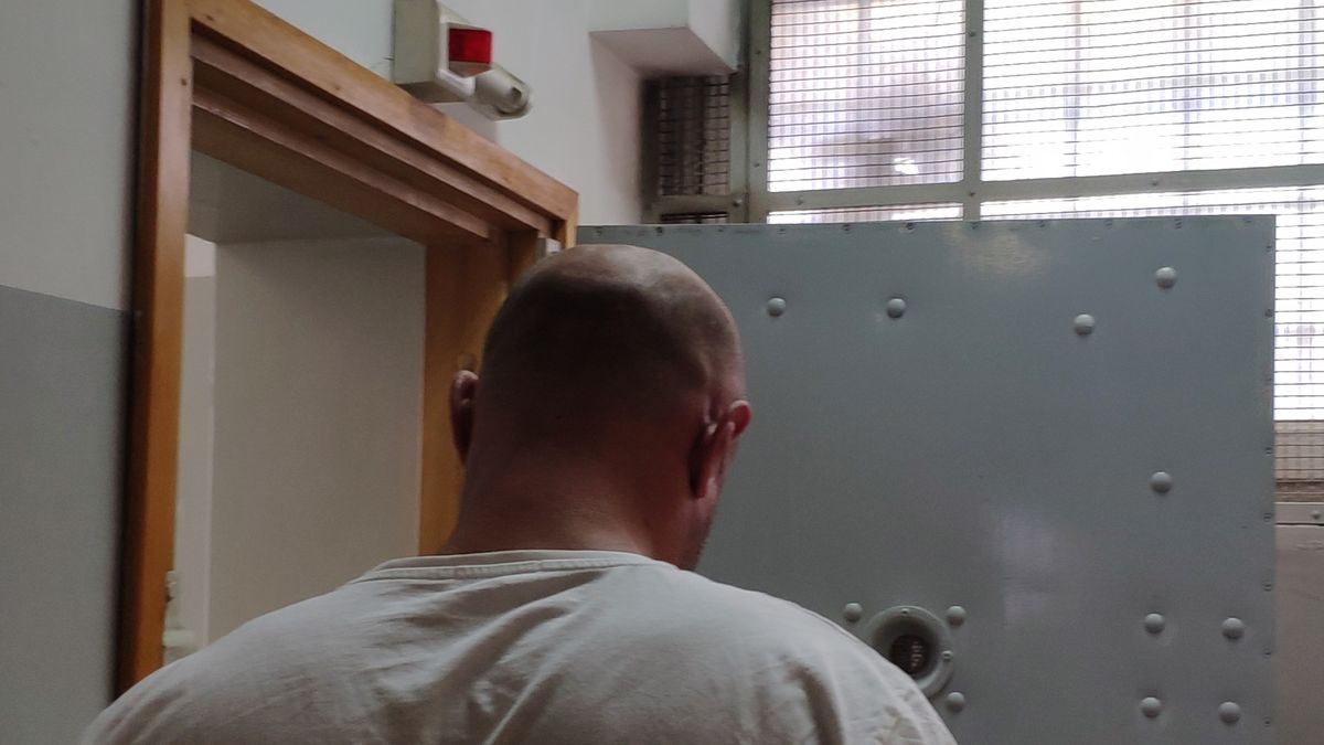 Wyrzucił puszkę po piwie, teraz odsiedzi swoje.