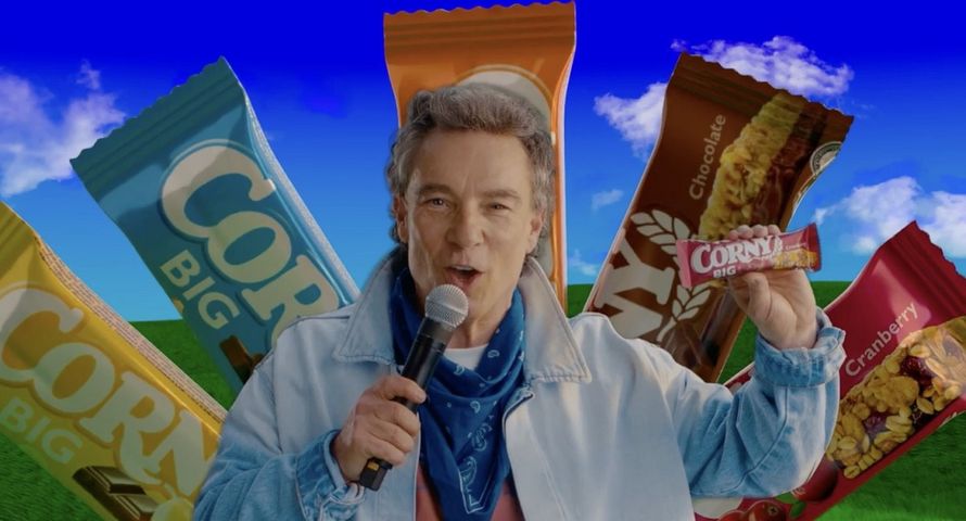 Stachursky z przeróbką swojego hitu w reklamie batonów Corny