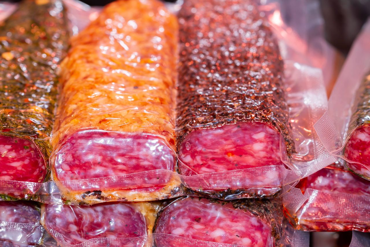 Peklowanie próżniowe krok po kroku. Sposoby, marynaty i porady