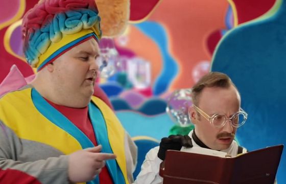 PKO BP w pamięci reklamuje oszczędzanie na „najdłuższe wakacje życia” na emeryturze (wideo)