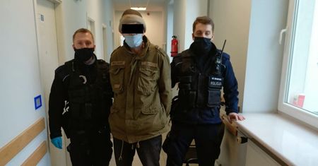 Rzucił fajerwerki pod nogi matek z dziećmi. Surowo za to zapłaci
