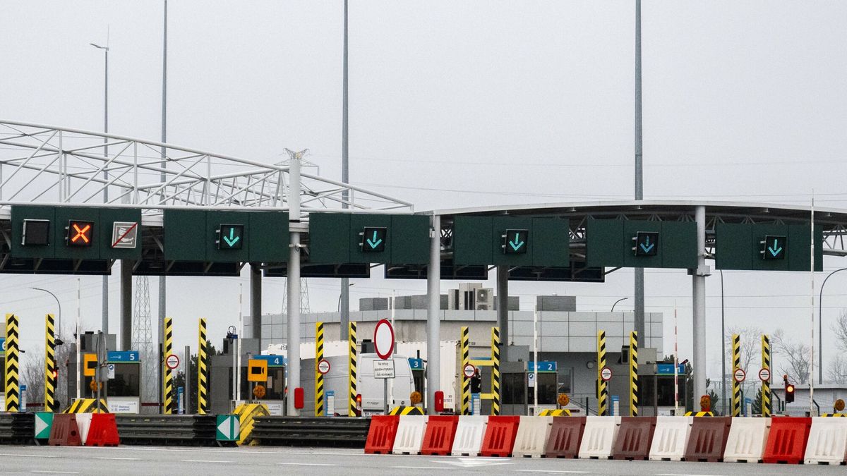 Autostrada A2 - punkt poboru op?at
Fot. Lukasz Gdak/East News, Nagradowice kolo Poznania, 15.01.2025. Autostrada A2. Punkt poboru oplat.
Lukasz Gdak