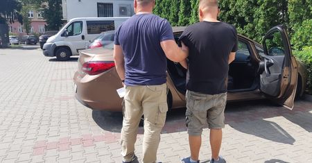 Warszawa. Twarz, która wygląda znajomo. Złodziej zostawia ślad