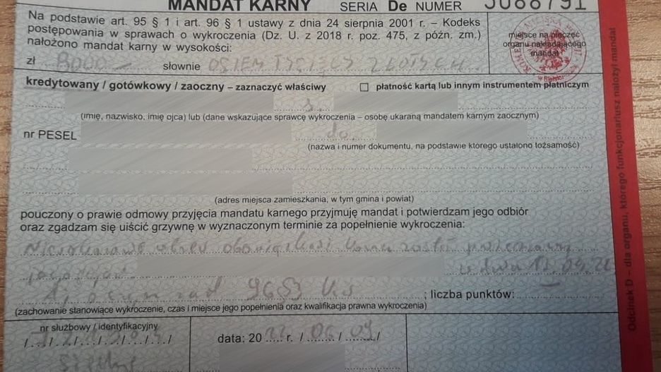 Policjanci nałożyli na mężczyznę mandat w wysokości 8 tys. zł