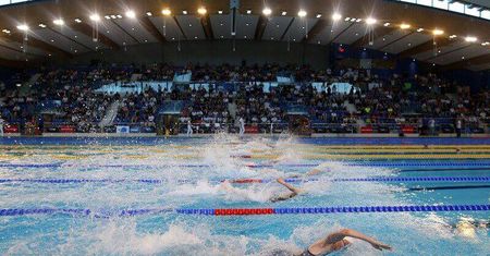 Basen olimpijski niedostępny dla klientów. Wszystko przez rozgrywane zawody
