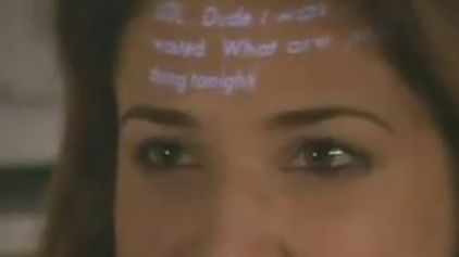 Jak pisać SMS-y w towarzystwie? 1