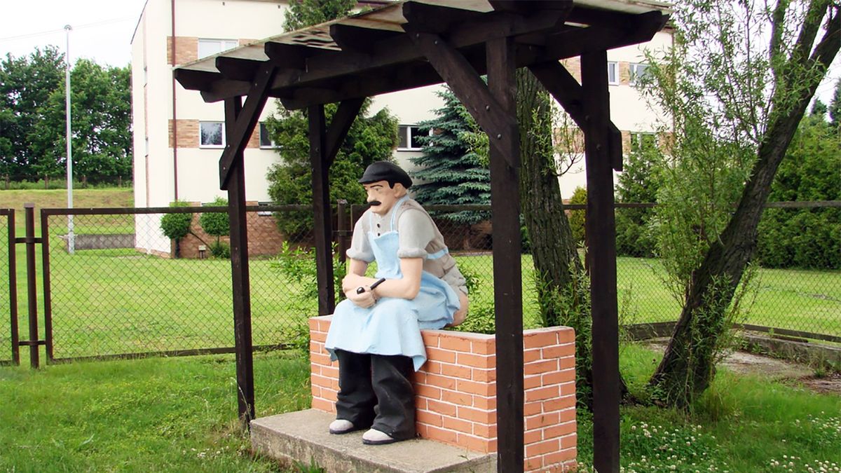 Wyjątkowa rzeźba znajduje się koło oczyszczalni ścieków