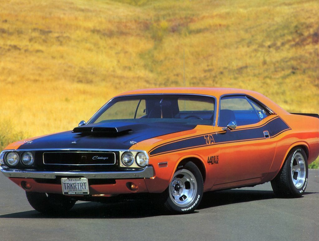 Dodge Challenger - w pogoni za Mustangiem [galeria] 15