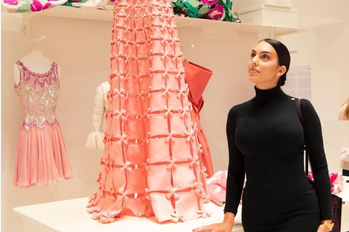 Georgina Rodriguez zachwycona jedną z sukienek