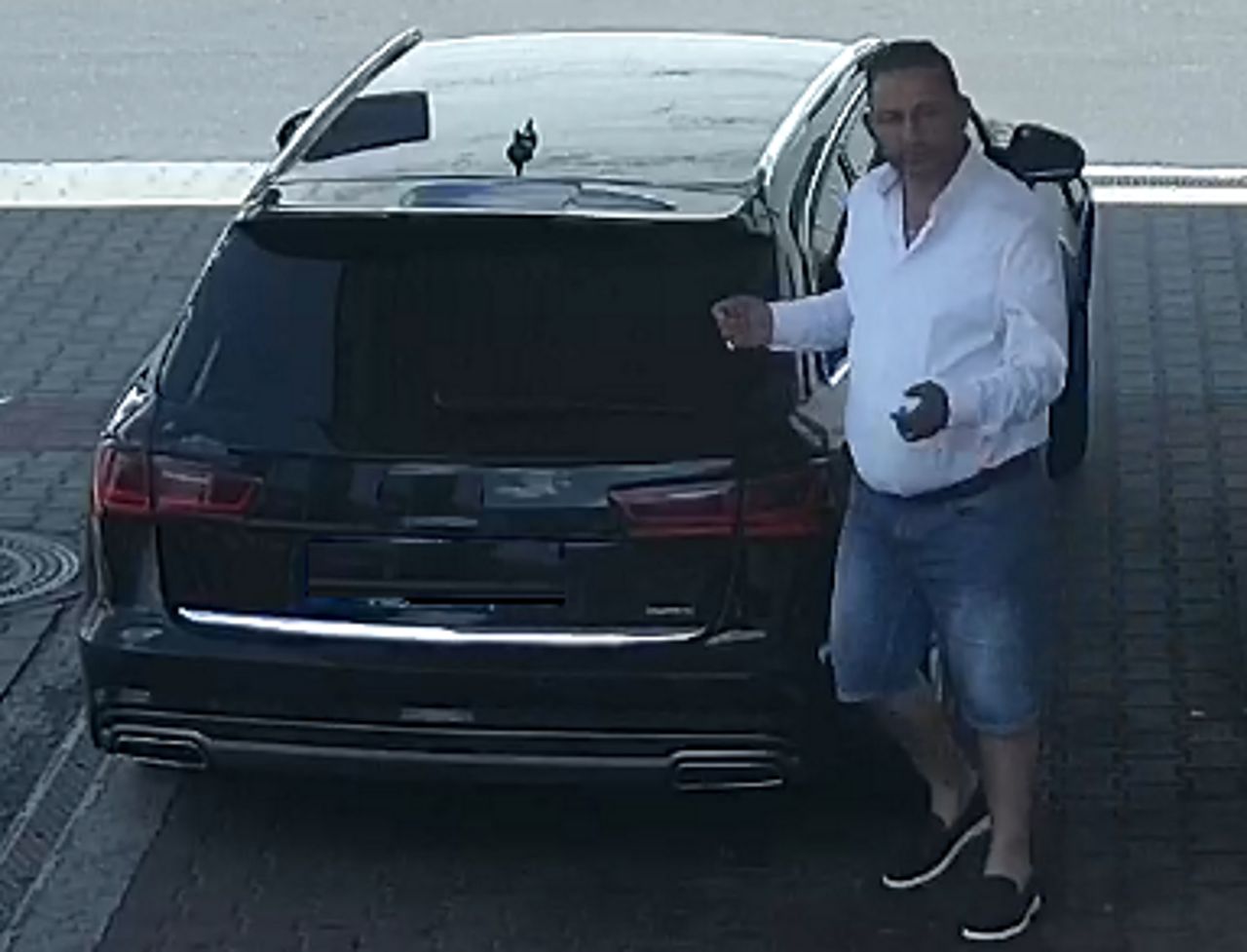 Ukradł na ulicy 10 tys. zł. Jeździ audi, mówi, że jest z Dubaju