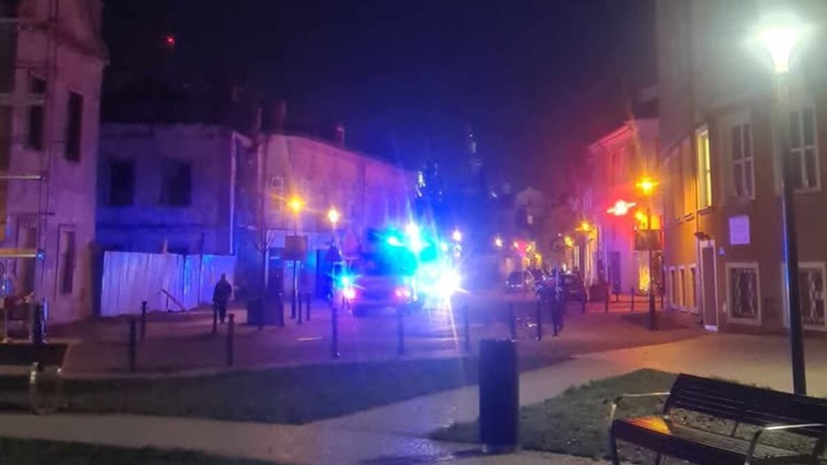 W kamienicy przy ul. Zielonej 5/5a popękały ściany