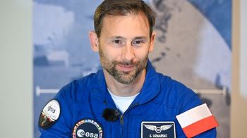 Polak w kosmosie. Sławosz Uznański-Wiśniewski poleci na orbitę w nowej kapsule Dragon. Astronauci spędzą na stacji 14 dni