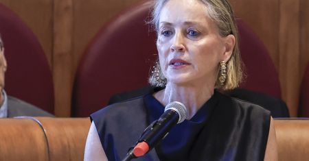 Sharon Stone rzuciła marihuanę. "To było jak odstawianie heroiny"