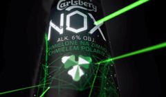 „Noc wychodzi z cienia” w reklamie piwa Carlsberg Nox (wideo)