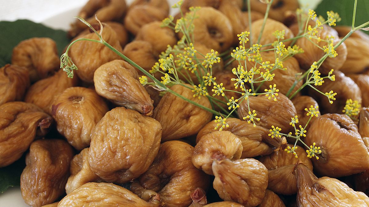 Dried White Figs of Cilento and Wild Fennel. I Due Fratelli Restaurant. Santa Maria di Castellabate. Cilento and Vallo di Diano National Park. Campania. Italy
Dried White Figs of Cilento and Wild Fennel. I Due Fratelli Restaurant. Santa Maria di Castellabate. Cilento and Vallo di Diano National Park. Campania. Italy. (Photo by: Enrico Caracciolo/REDA/Universal Images Group via Getty Images)
REDA