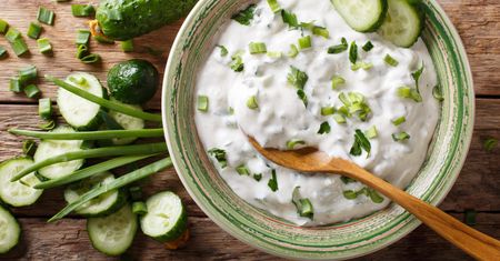 Tzatziki – grecki sos do grillowanych mięs
