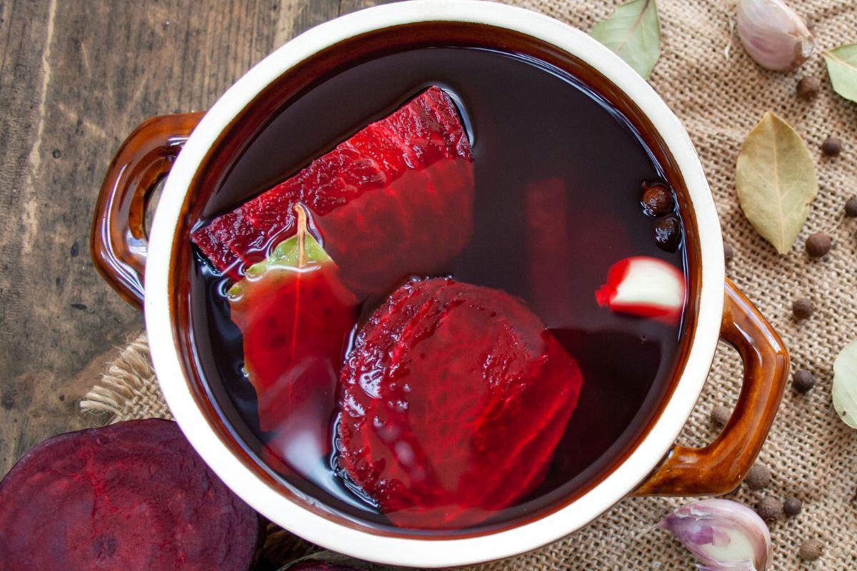 Zakwas na wigilijny barszcz. Sprawdź, kiedy go zrobić, by nie wyszedł kwaśny jak ocet