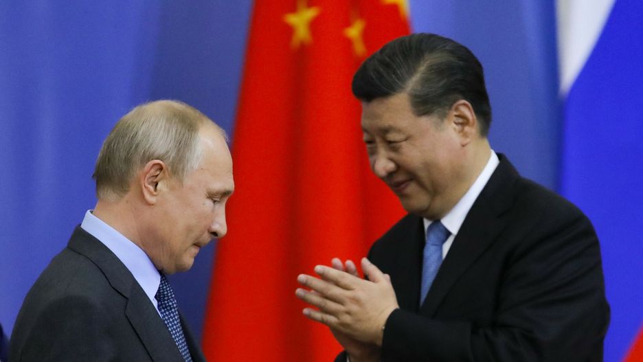 Temporary
Chinese President Xi Jinping, right, and Russian President Vladimir Putin attend the ceremony of presenting Xi Jinping degree from St. Petersburg State University at the St. Petersburg International Economic Forum in St. Petersburg, Russia, Thursday, June 6, 2019. (AP Photo/Dmitri Lovetsky, Pool)
AP POOL