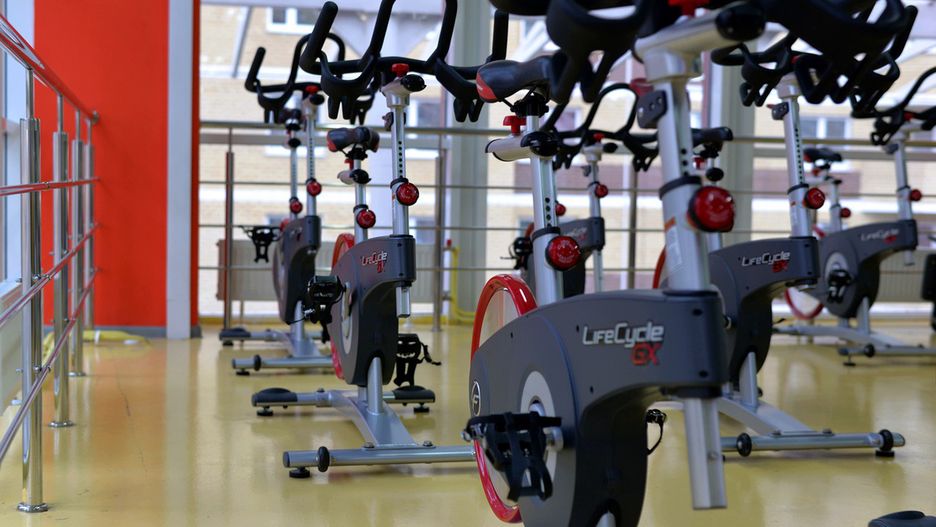 Odmrażanie gospodarki. Siłownie i kluby fitness czekają na ponowne otwarcie. Kiedy będą mogły rozpocząć działalność?