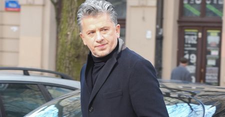 Jak wygląda syn Janusza Józefowicza? Gra w "M jak miłość". "Za każdym razem musi być podkreślone, kto jest moim ojcem"