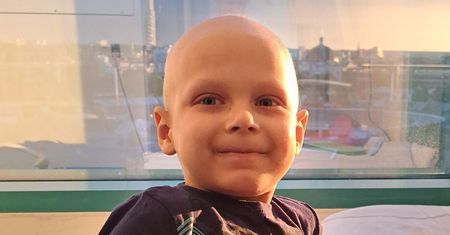 Wiktor ma dopiero pięć lat i walczy z okropną chorobą. Jego mama błaga o pomoc