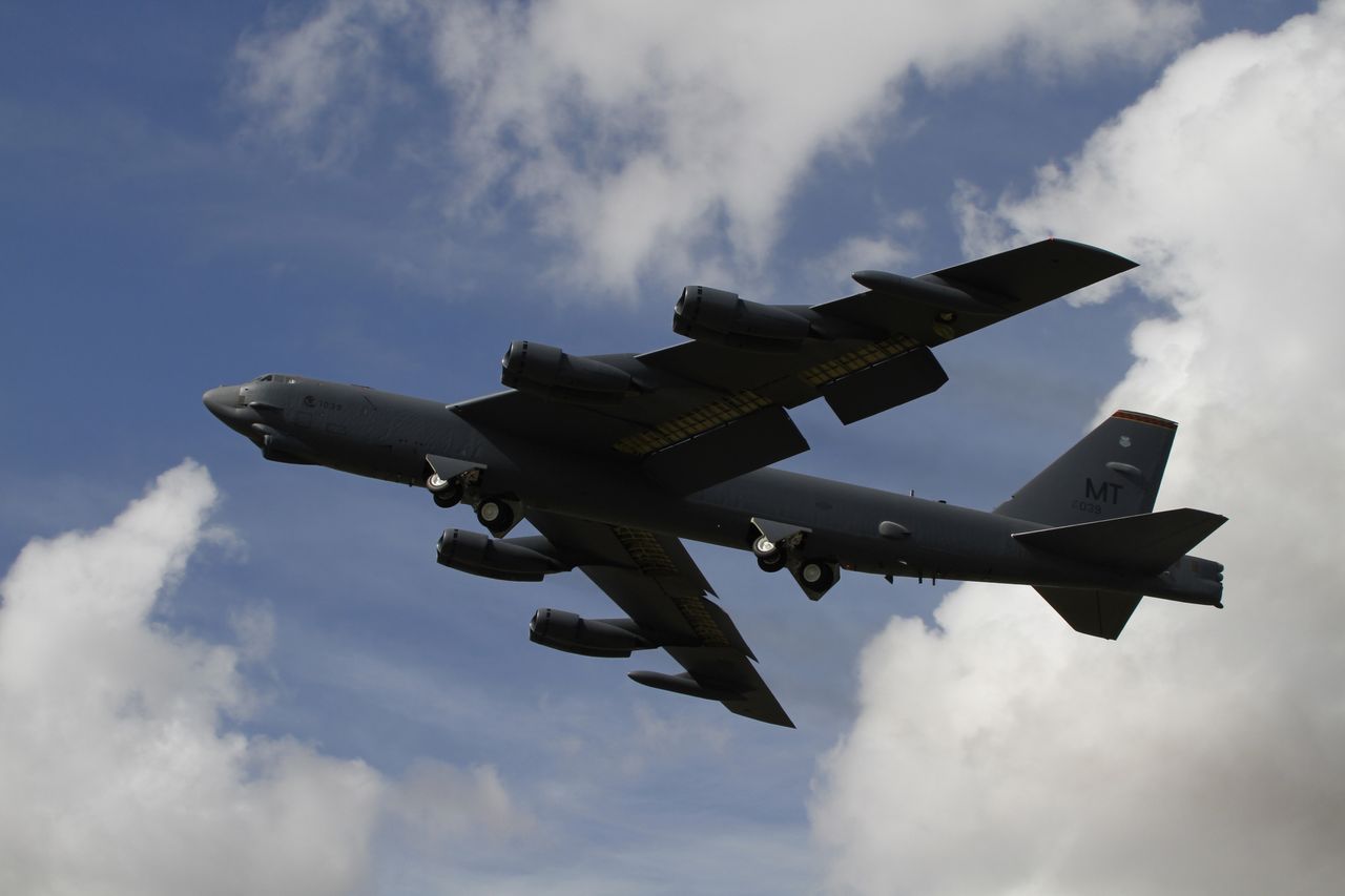 Amerykanie prężą muskuły. Bombowce B-52 nad Europą - B-52 Stratofortress  