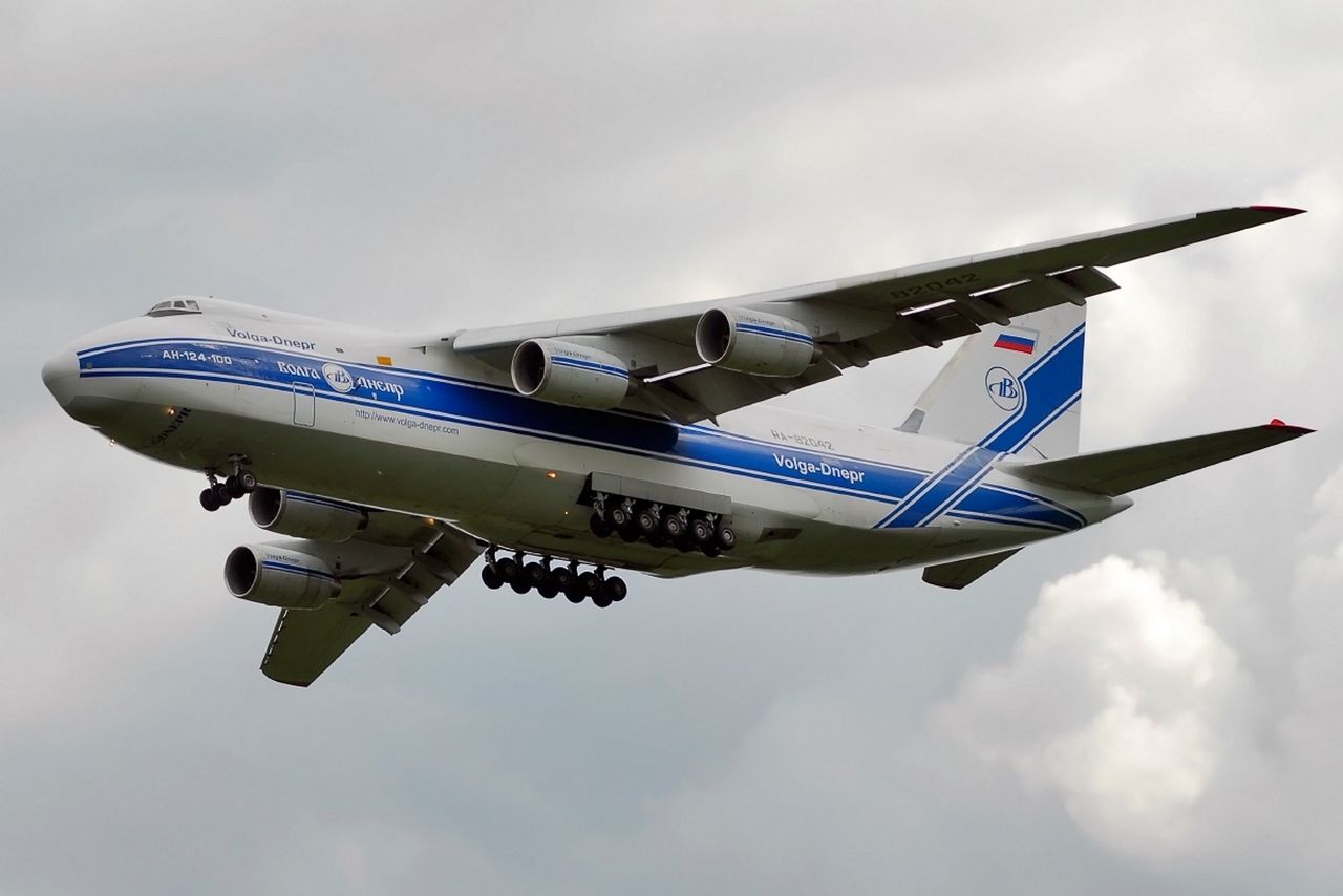 Samolot transportowy An-124 Rusłan