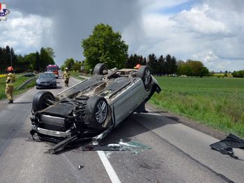 Jarosławiec: Wyprzedzany kierowca też zaczął wyprzedzać. Samochody zderzyły się bokiem