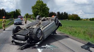 Jarosławiec: Wyprzedzany kierowca też zaczął wyprzedzać. Samochody zderzyły się bokiem