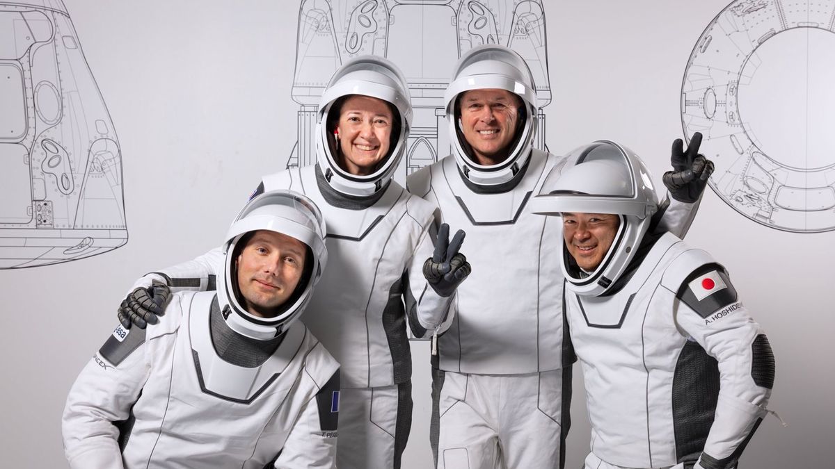 Załoga misji Crew-2 podczas treningów w siedzibie SpaceX, od lewej: Thomas Pesquet, Megan McArthur, Shane Kimbrough, Akihiko Hoshide 