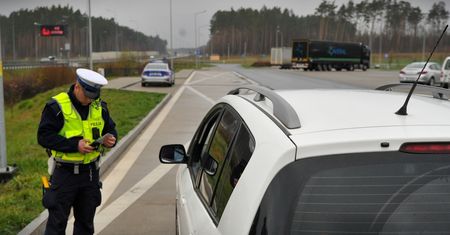 Zła wiadomość dla piratów drogowych. Tych mandatów nie ma już w taryfikatorze
