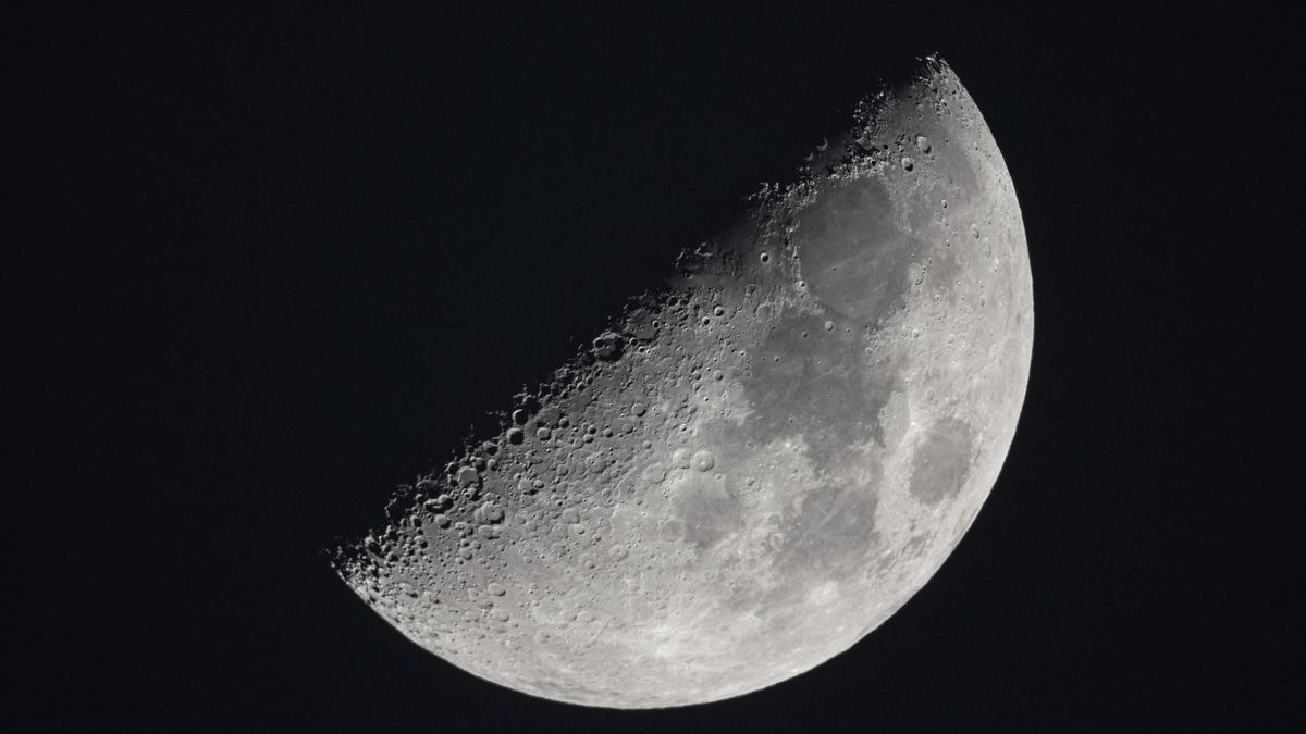 SUZHOU, CHINA - FEBRUARY 05: "Lunar X", a visual phenomenon X appearing on the Moon's surface, is observed on the half-lit moon over on February 5, 2025 in Suzhou, Jiangsu Province of China. (Photo by Ding Yi/VCG via Getty Images)