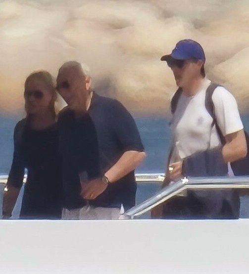 Brooklyn Beckham z żoną i teściami w Saint-Tropez