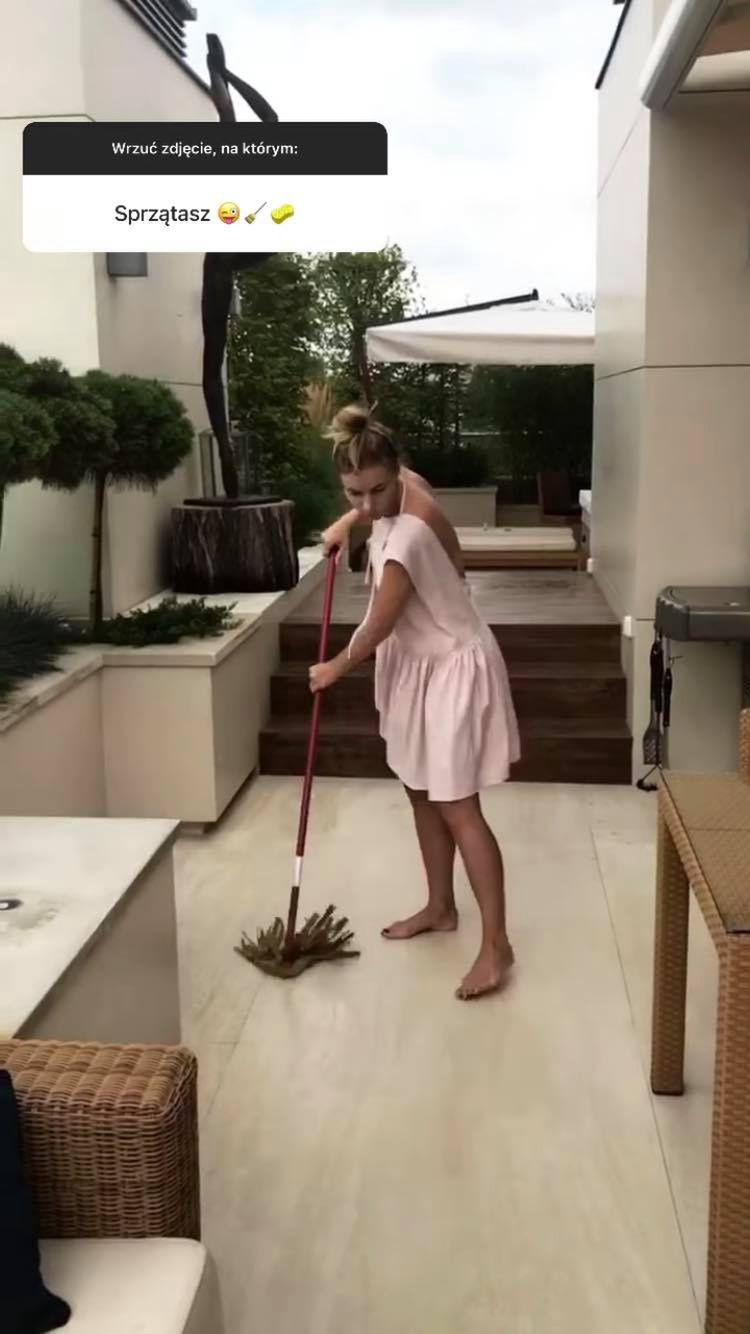 Izabela Janachowska udowadnia, że czasem sprząta