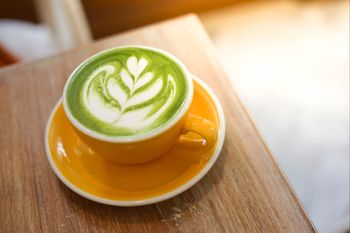 Zielony napój to hit w Polsce. Wzrost zamówień o 134 proc.