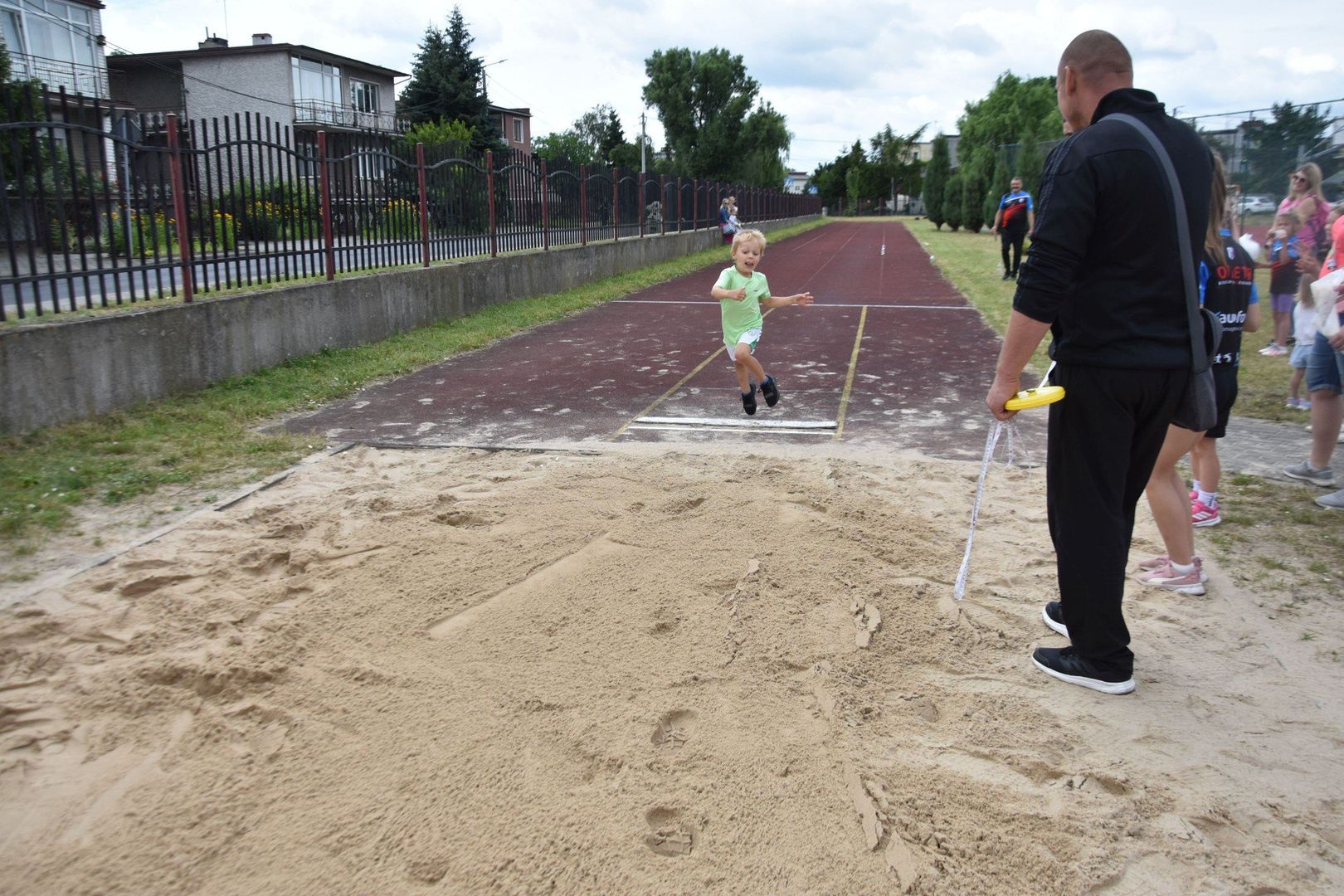 Zawody lekkoatletyczne 2025 w Aleksandrowie Kujawskim. Sportowy początek wakacji