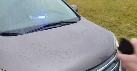 Chciał, żeby inni kierowcy zjeżdżali mu z drogi. Trafił na policjantów
