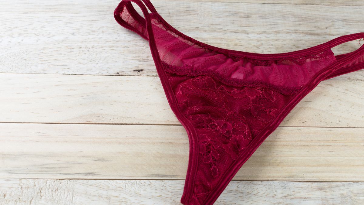 Stringi to często wybierana przez kobiety bielizna