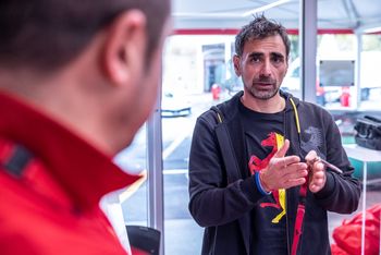 Człowiek z najlepszym zawodem na świecie. Kierowca testowy Ferrari opowiada jak wygląda praca nad nowymi modelami z Maranello