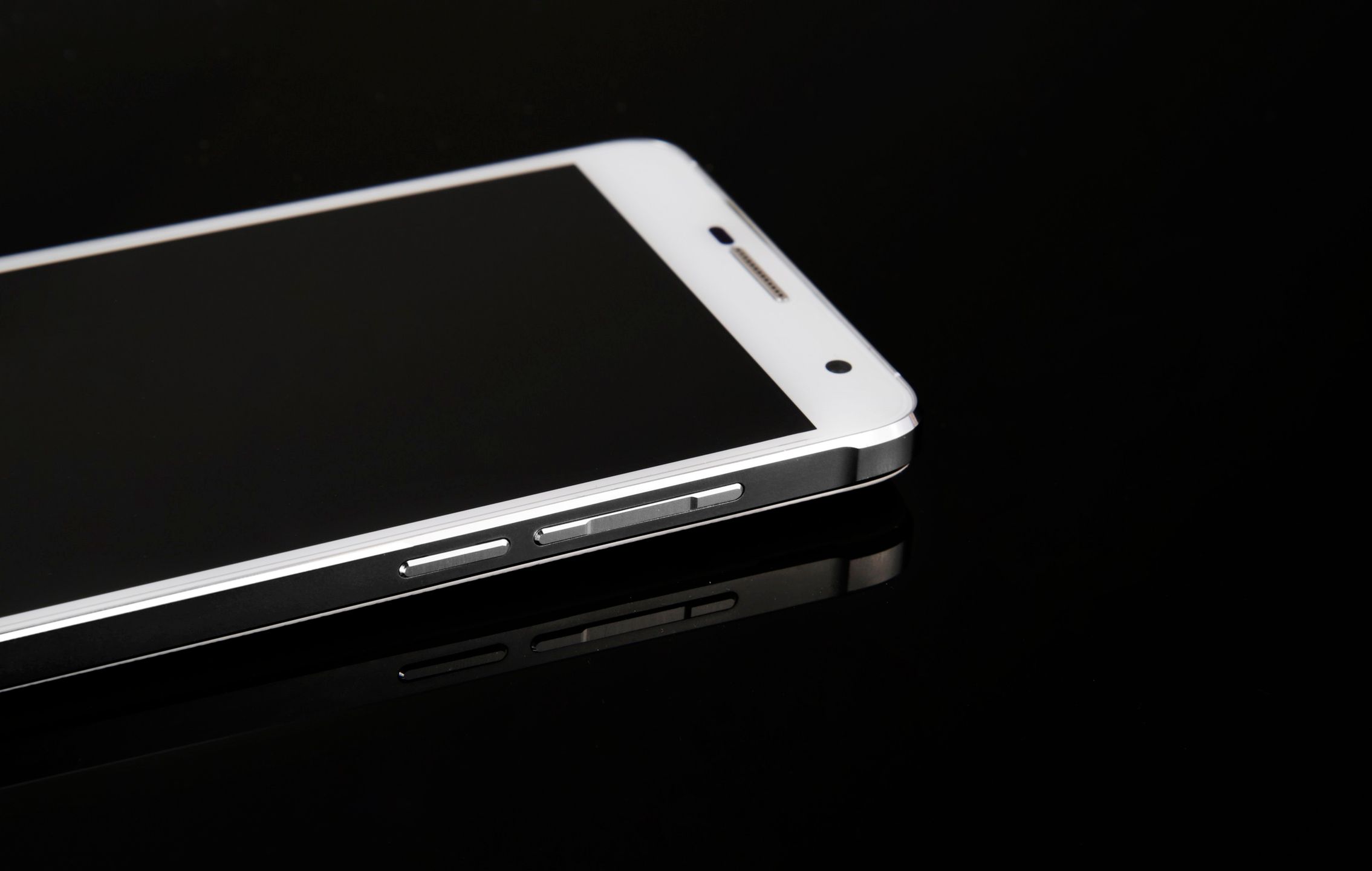 Doogee DG750 Iron Bone to metalowy smartfon za 549 złotych 4