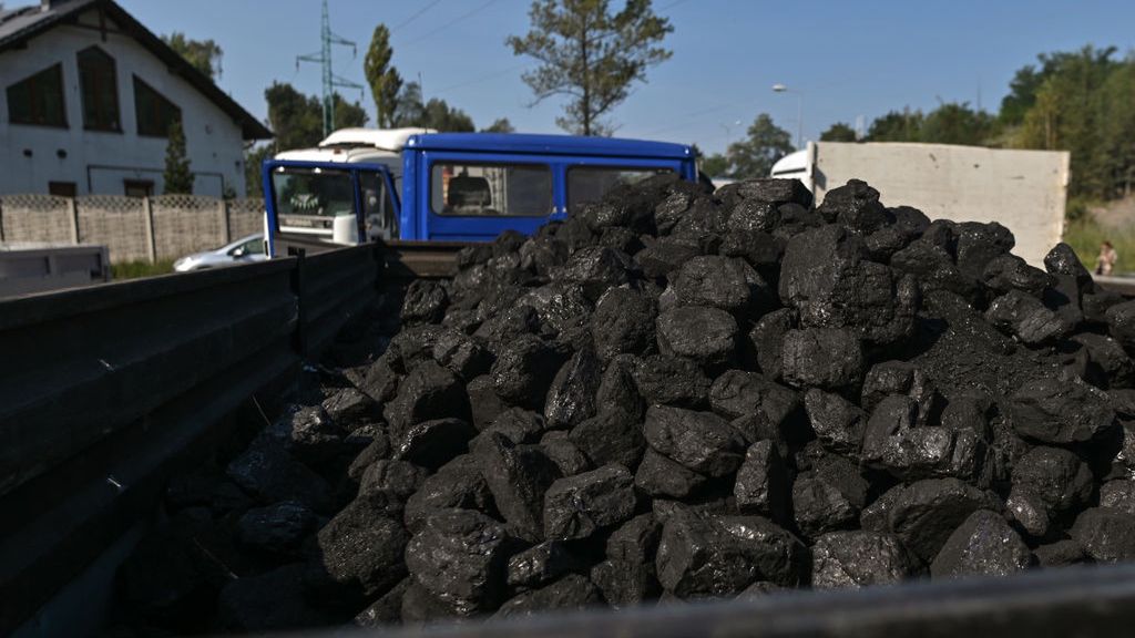 Rząd przyjął projekt ustawy ws. dystrybucji węgla przez samorządy