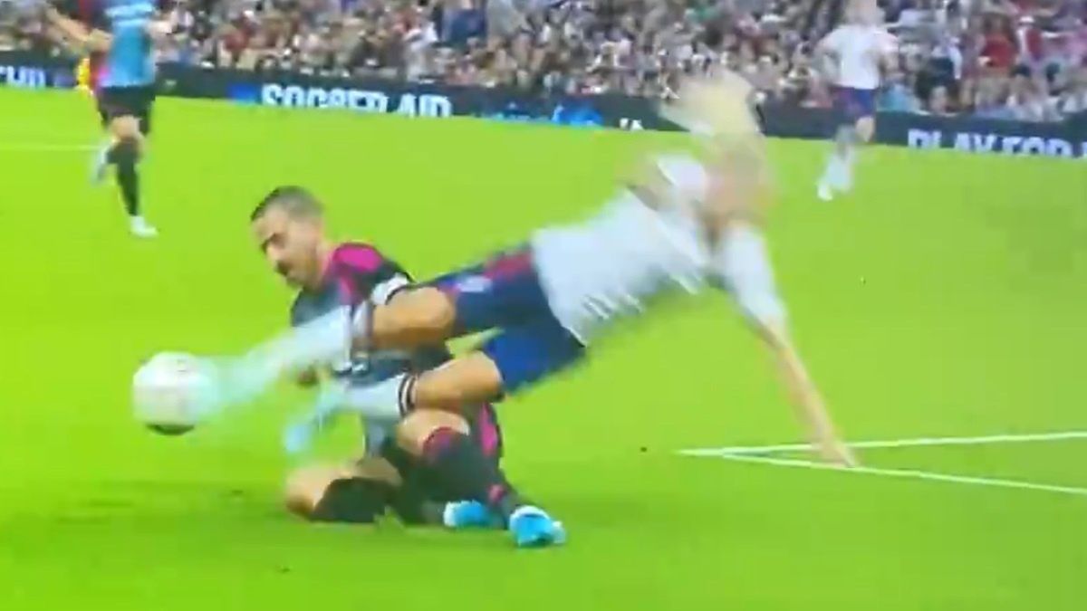 Leonardo Bonucci ostro sfaulował kobietę w meczu towarzyskim