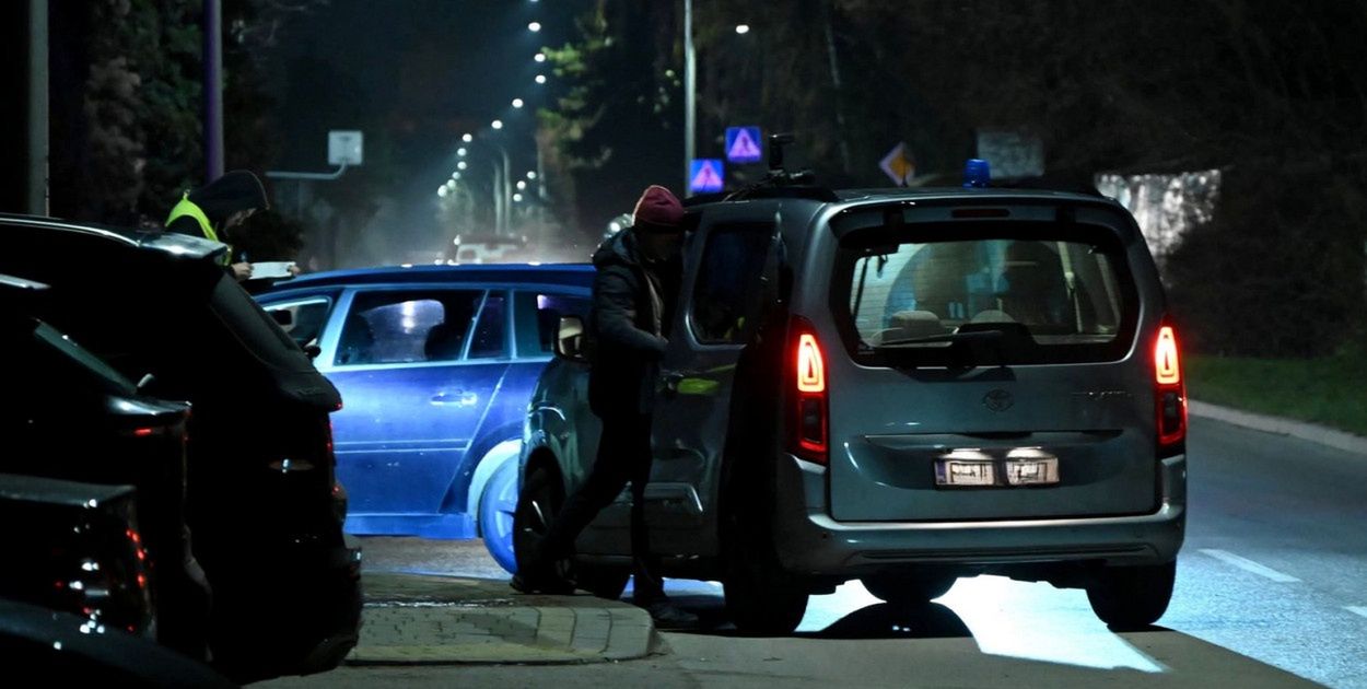 Tarnobrzeg: Na ul. Warszawskiej pijana kierująca wjechała Oplem w Mercedesa