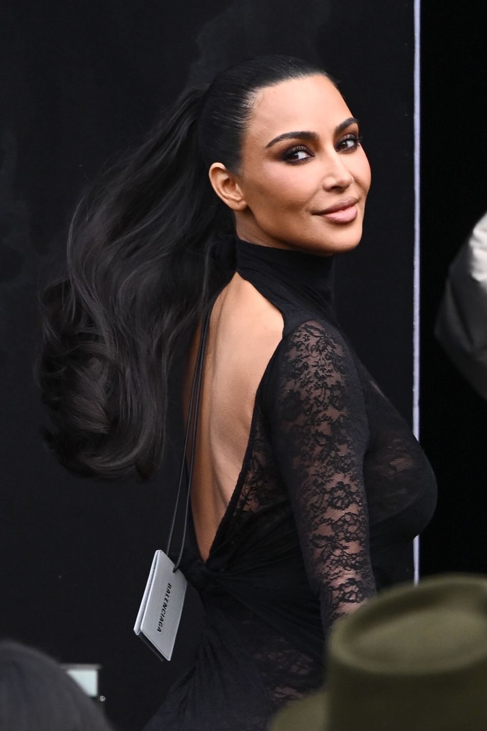 Elegancka Kim Kardashian na pokazie Balenciagi