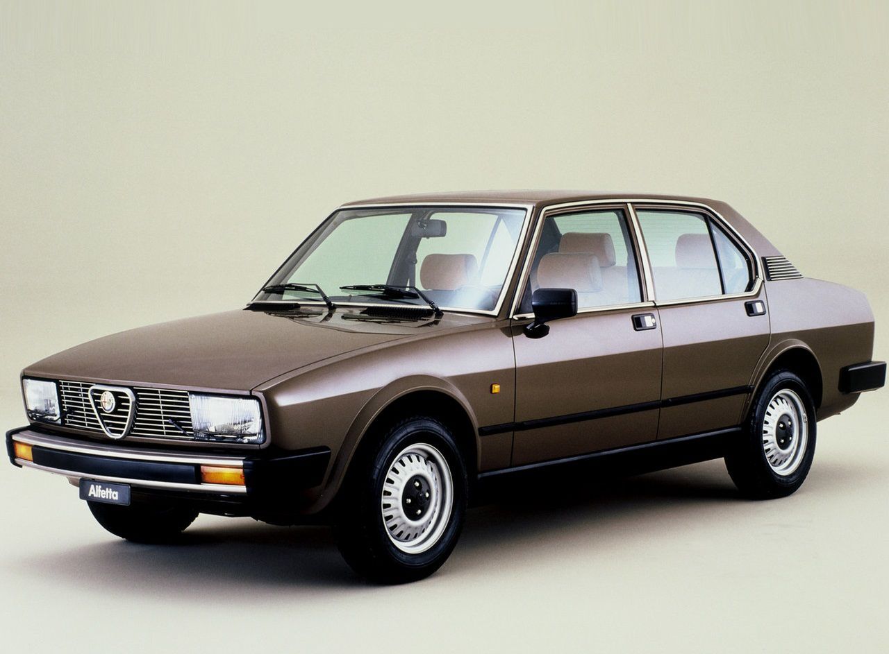 Najciekawsze modele w historii marki Alfa Romeo [galeria] 38
