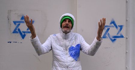 "Gwiazdy Dawida" na ulicach Paryża. Policja: Za tym stoją Rosjanie