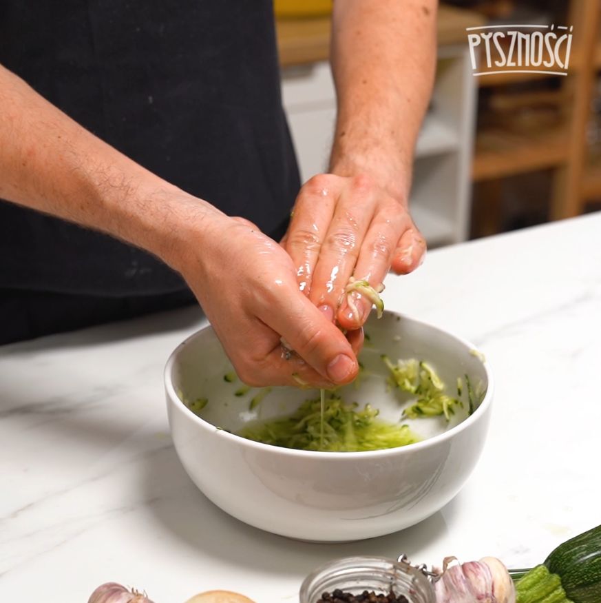 Pressing vegetables to remove excess water