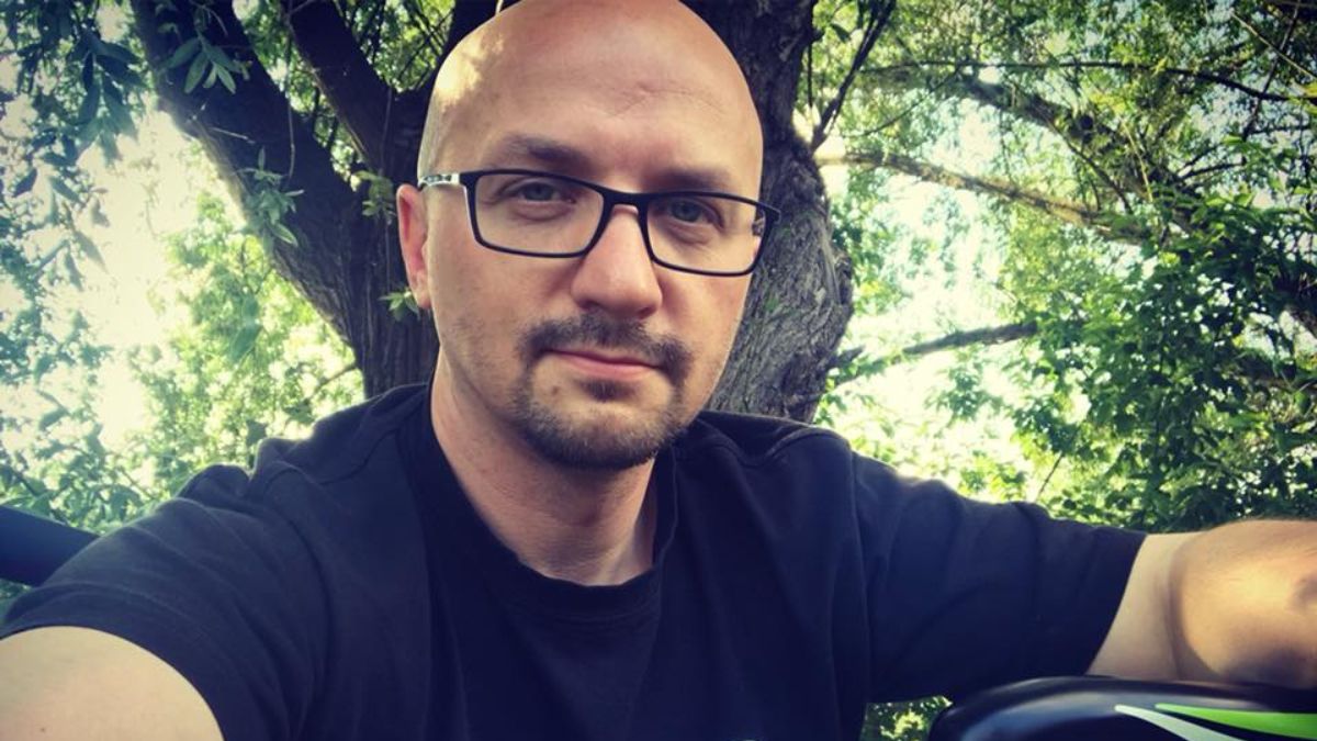 Uczennica kompletnie zaskoczyła księdza Grzegorza Kramera podczas szkolnej przerwy