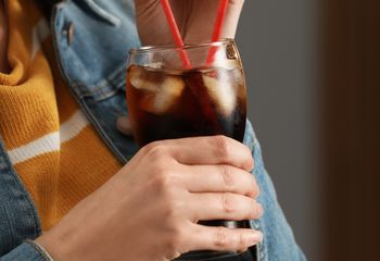 Dietetyczna cola jest zdrowsza? Farmaceuta mówi wprost